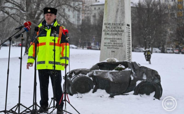 ORFK: a hétfői havazásban csaknem háromszorosára nőtt a balesetek száma
