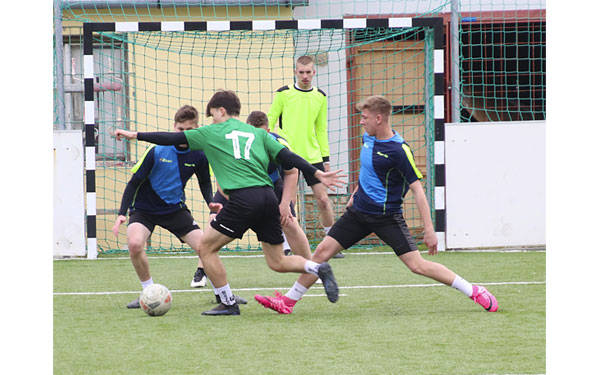 Az Apáczai Csere János Technikum csapata nyerte a Buzánszky Jenő Emléktornát 