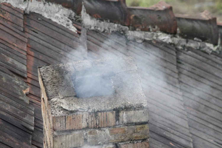 A helytelen lakossági tüzelés a légszennyezettség egyik fő forrása