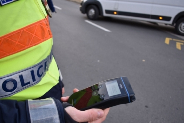 Kétszer is bódult állapotban ült a volán mögé 