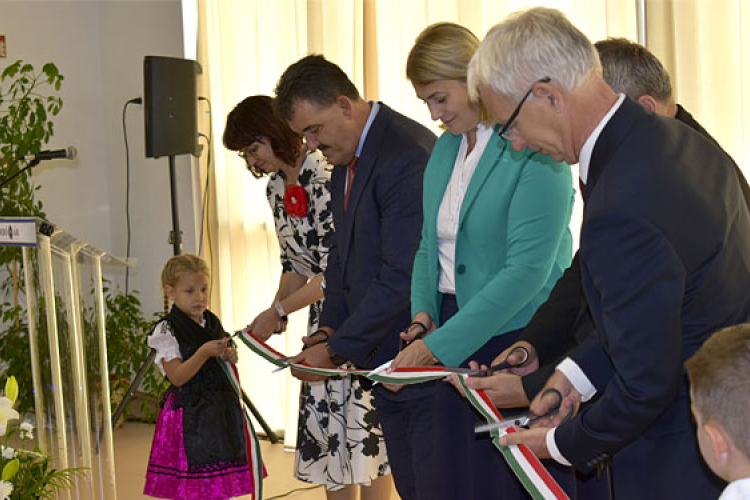 Átadták a Dombóvári Árpád-házi Szent Erzsébet Katolikus Óvoda új épületét