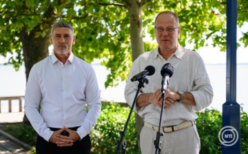 Újraindul a Balaton kotrása