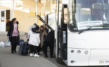 A segélyszervezetek folyamatosan segítik a menekülteket