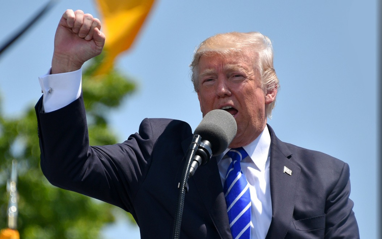 Trump szerint nem ígért pénzügyi védőpajzsot Orbán Viktornak