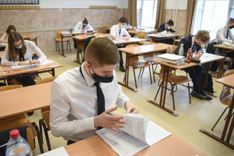 Korrekt, felhasználóbarát feladatsort kaptak magyarból a diákok