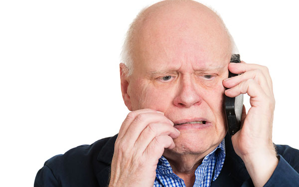 Figyelem, telefonos csalók!