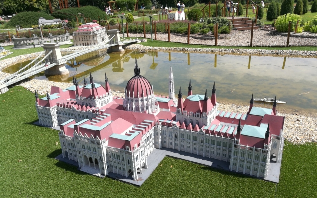 Hét új látványossággal gazdagodik a Mini Magyarország makettpark Szarvason